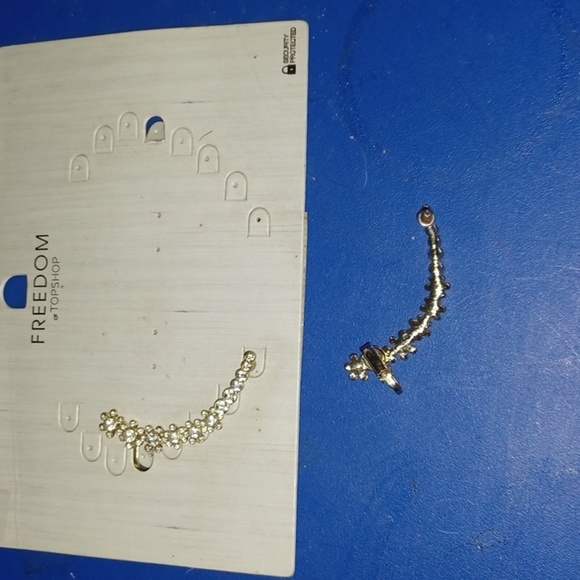❤️ Freedom Topshop Ear Cuff Earrings - Picture 2 of 6